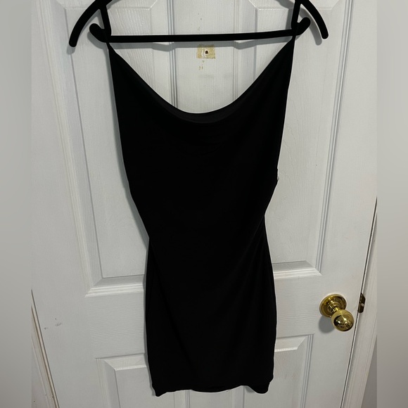 Day and Night Mini classic Black dress, low back, droopy front. - Picture 5 of 6